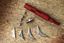 Load image into Gallery viewer, THORN CROWN 100 GRAIN FIXED BLADE BROADHEAD 3-PACK
